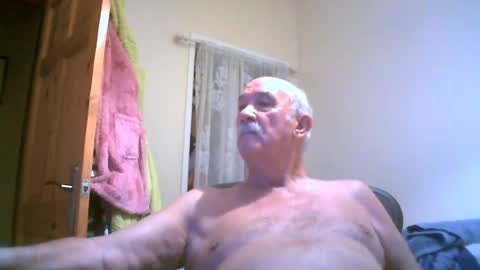 Snapshot of grahammal chatting on 08/01/26, 12:37 grahammal online show from 08/01/26, 12:37