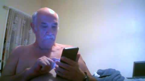 Snapshot of grahammal chatting on 08/03/26, 12:54 grahammal online show from 08/03/26, 12:54