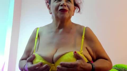 Snapshot of grandmother_milf chatting on 01/09/25, 01:39 Mi Name is violeta  online show from 01/09/25, 01:39