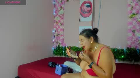 Snapshot of grandmother_milf chatting on 02/02/25, 02:48 Mi Name is violeta  online show from 02/02/25, 02:48
