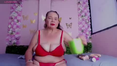 Snapshot of grandmother_milf chatting on 06/25/26, 01:04 Mi Name is violeta online show from 06/25/26, 01:04