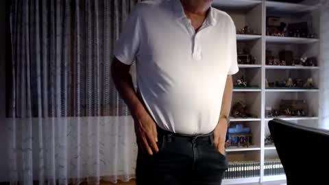 Snapshot of grandpach chatting on 02/20/25, 02:13 grandpach online show from 02/20/25, 02:13