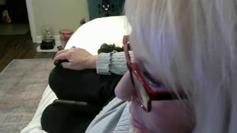 Lisa online show from 12/31/24, 02:29