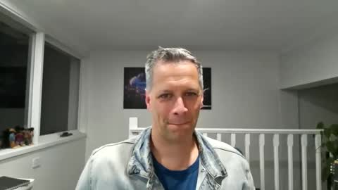Snapshot of grattitude chatting on 10/05/25, 10:57 grattitude online show from 10/05/25, 10:57