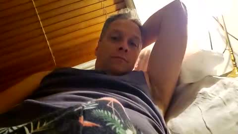 Snapshot of grattitude chatting on 10/09/25, 01:31 grattitude online show from 10/09/25, 01:31