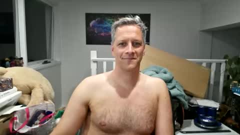 Snapshot of grattitude chatting on 10/21/25, 12:06 grattitude online show from 10/21/25, 12:06