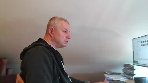 grau197077 online show from 04/28/26, 07:46