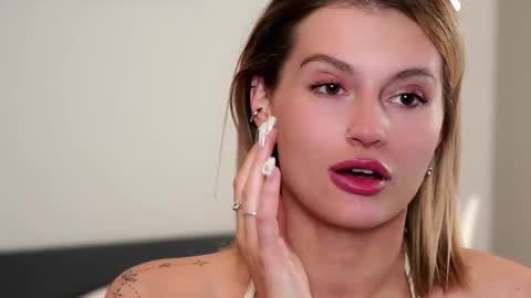 Snapshot of greengazon chatting on 10/26/25, 01:06 Kelly online show from 10/26/25, 01:06