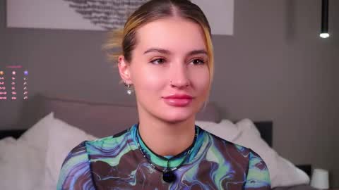 Snapshot of greengazon chatting on 11/12/25, 01:55 Kelly online show from 11/12/25, 01:55