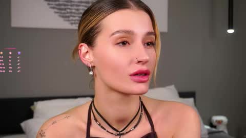 Snapshot of greengazon chatting on 11/16/25, 12:44 Kelly online show from 11/16/25, 12:44