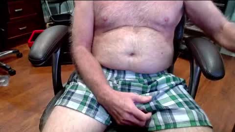 Snapshot of greenguy69 chatting on 09/16/25, 04:08 green online show from 09/16/25, 04:08