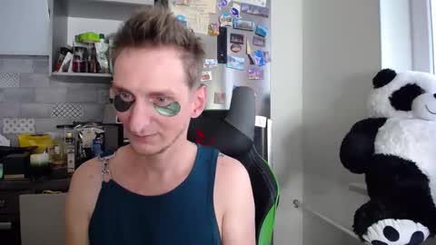 Snapshot of greg_photog chatting on 09/27/25, 02:33 greg_photog online show from 09/27/25, 02:33