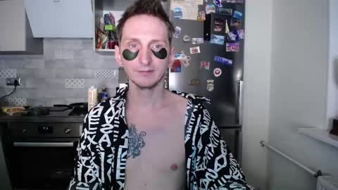 Snapshot of greg_photog chatting on 10/05/25, 03:16 greg_photog online show from 10/05/25, 03:16