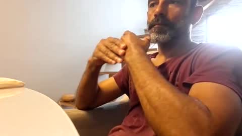 Snapshot of grego435380 chatting on 11/02/25, 01:35 grego435380 online show from 11/02/25, 01:35