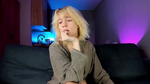 Snapshot of gregory_byyrd chatting on 12/07/24, 07:10 Greg-independent model online show from 12/07/24, 07:10