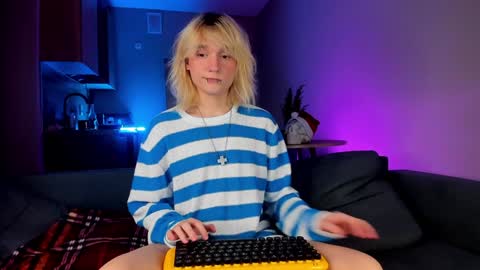 Snapshot of gregory_byyrd chatting on 12/25/24, 09:54 Greg-independent model online show from 12/25/24, 09:54