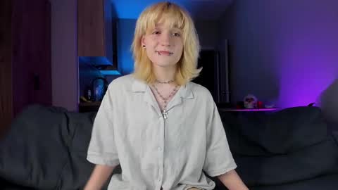 Snapshot of gregory_byyrd chatting on 03/08/25, 04:12 Greg-independent model online show from 03/08/25, 04:12