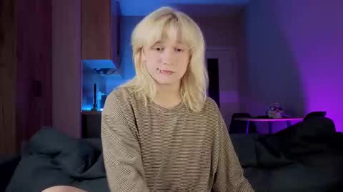 Snapshot of gregory_byyrd chatting on 09/21/25, 08:32 Greg-independent model online show from 09/21/25, 08:32