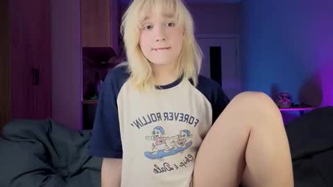 Snapshot of gregory_byyrd chatting on 09/26/25, 08:57 Greg-independent model online show from 09/26/25, 08:57