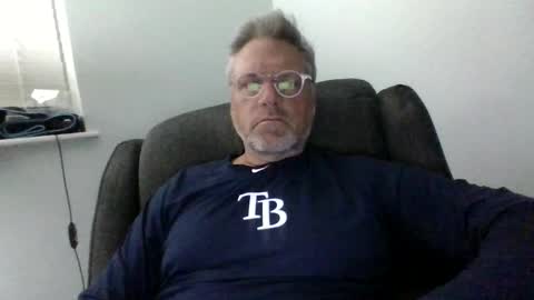 mmm hmmm online show from 11/08/25, 04:23