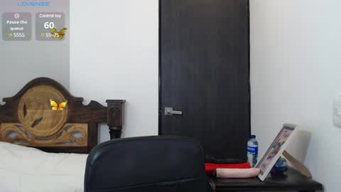 Snapshot of greicylondon chatting on 03/08/25, 10:13 grey online show from 03/08/25, 10:13