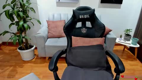 Snapshot of greta_miss chatting on 01/30/25, 02:27 Emmy online show from 01/30/25, 02:27