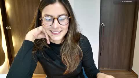 Snapshot of greta_miss chatting on 11/19/25, 09:48 Emmy online show from 11/19/25, 09:48