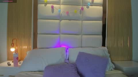 Snapshot of greta_petitee chatting on 04/12/26, 11:37 GRETA online show from 04/12/26, 11:37