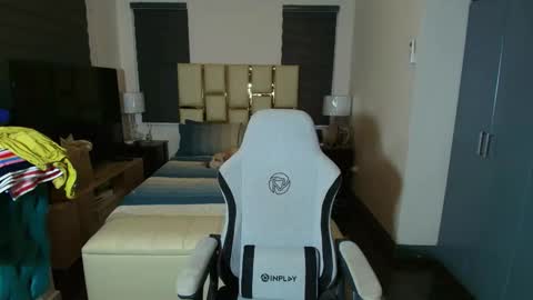 greta_v online show from 01/13/26, 06:51