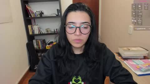 Snapshot of gretagat chatting on 12/15/25, 04:28 Greta online show from 12/15/25, 04:28