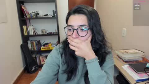 Snapshot of gretagat chatting on 12/17/25, 06:19 Greta online show from 12/17/25, 06:19