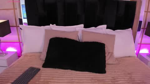 Greta Velvet  online show from 12/04/25, 07:33