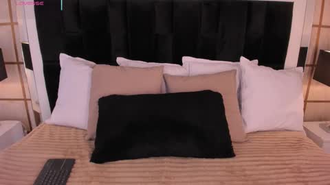 Greta Velvet  online show from 12/17/25, 07:42