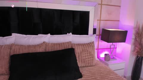 Greta Velvet  online show from 01/11/26, 04:56