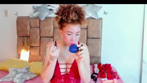 Snapshot of grettaandcoulle chatting on 02/12/25, 01:41 grettaandcoulle online show from 02/12/25, 01:41