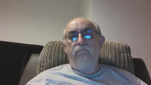 Snapshot of grey_dom chatting on 10/17/25, 07:27 Master Sir online show from 10/17/25, 07:27