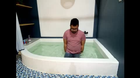 Snapshot of greybondage93 chatting on 12/24/24, 08:16 Grey Hardy Slave online show from 12/24/24, 08:16