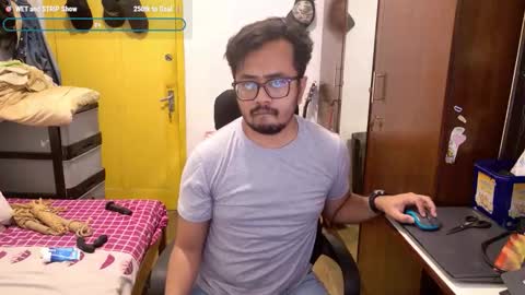 Snapshot of greybondage93 chatting on 12/19/25, 03:41 Grey Hardy Slave online show from 12/19/25, 03:41