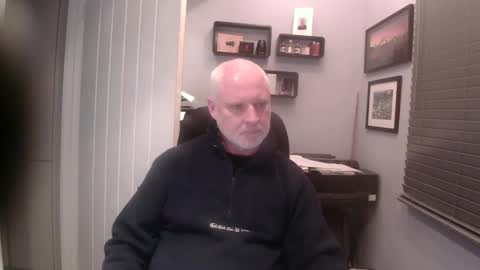 greyfox_6000 online show from 01/05/25, 06:24