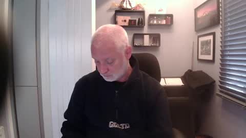 Snapshot of greyfox_6000 chatting on 05/06/26, 10:31 greyfox_6000 online show from 05/06/26, 10:31