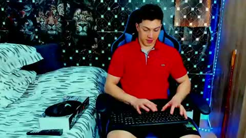 Snapshot of griego01 chatting on 07/02/26, 04:35 griego01 online show from 07/02/26, 04:35