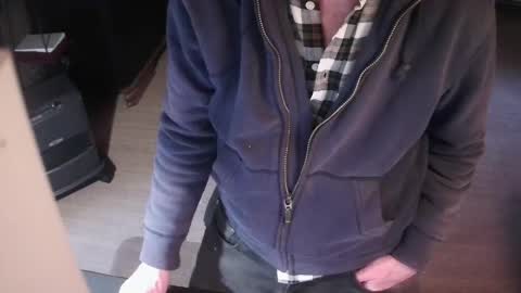 Snapshot of grimbergen123 chatting on 02/16/25, 04:32 Grim online show from 02/16/25, 04:32