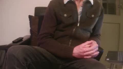 Snapshot of grimbergen123 chatting on 12/17/25, 08:59 Grim online show from 12/17/25, 08:59