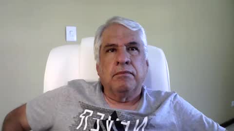 Snapshot of grisa01 chatting on 02/08/25, 01:01 grisa01 online show from 02/08/25, 01:01