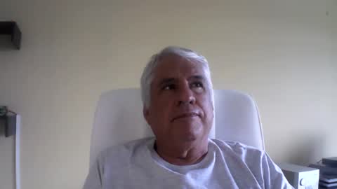 Snapshot of grisa01 chatting on 11/13/25, 02:38 grisa01 online show from 11/13/25, 02:38