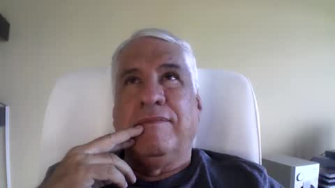 Snapshot of grisa01 chatting on 11/27/25, 01:02 grisa01 online show from 11/27/25, 01:02