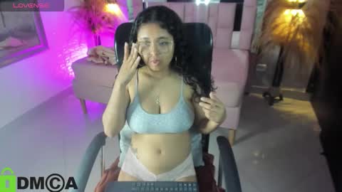 Snapshot of griselle_rousse chatting on 11/12/25, 09:03 online show from 11/12/25, 09:03