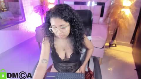 Snapshot of griselle_rousse chatting on 11/19/25, 08:42 online show from 11/19/25, 08:42