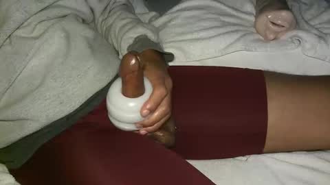 Snapshot of grizzlybone chatting on 11/08/25, 11:43 grizzlybone online show from 11/08/25, 11:43