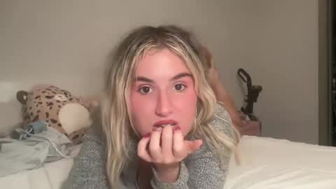 grrlgod online show from 02/17/25, 12:32